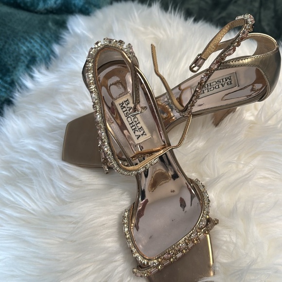 Elegant Gold Strappy Heels - Picture 2 of 4